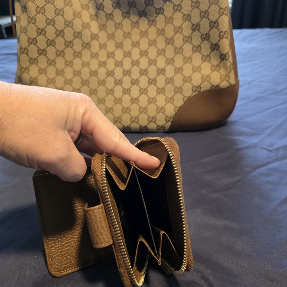 Gucci Beige and Brown Shoulder Bag - Picture 6 of 6
